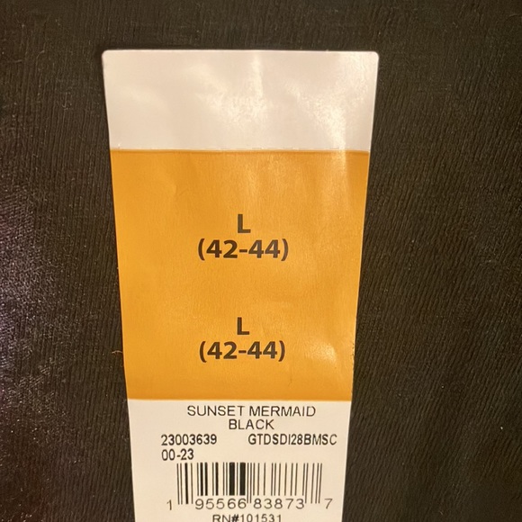 #5 - Men’s Disney Little Mermaid Graphic Crew Neck SS T-shirt - LG (42-44) - Picture 3 of 4